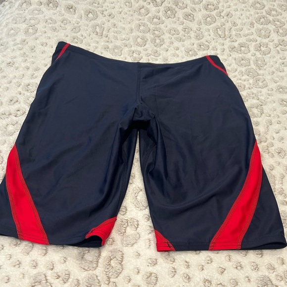 NWT TYR Men’s Training Swimsuit Size 36 - Picture 8 of 8